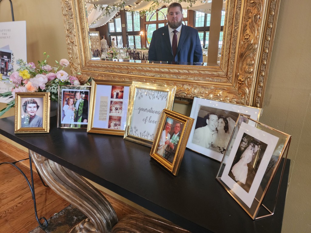 Colyn in the mirror